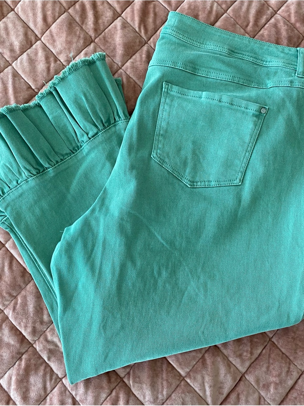 Cato Women’s Ruffled Hem Crop Pants - Sage Green Size 22W - Picture 5 of 9